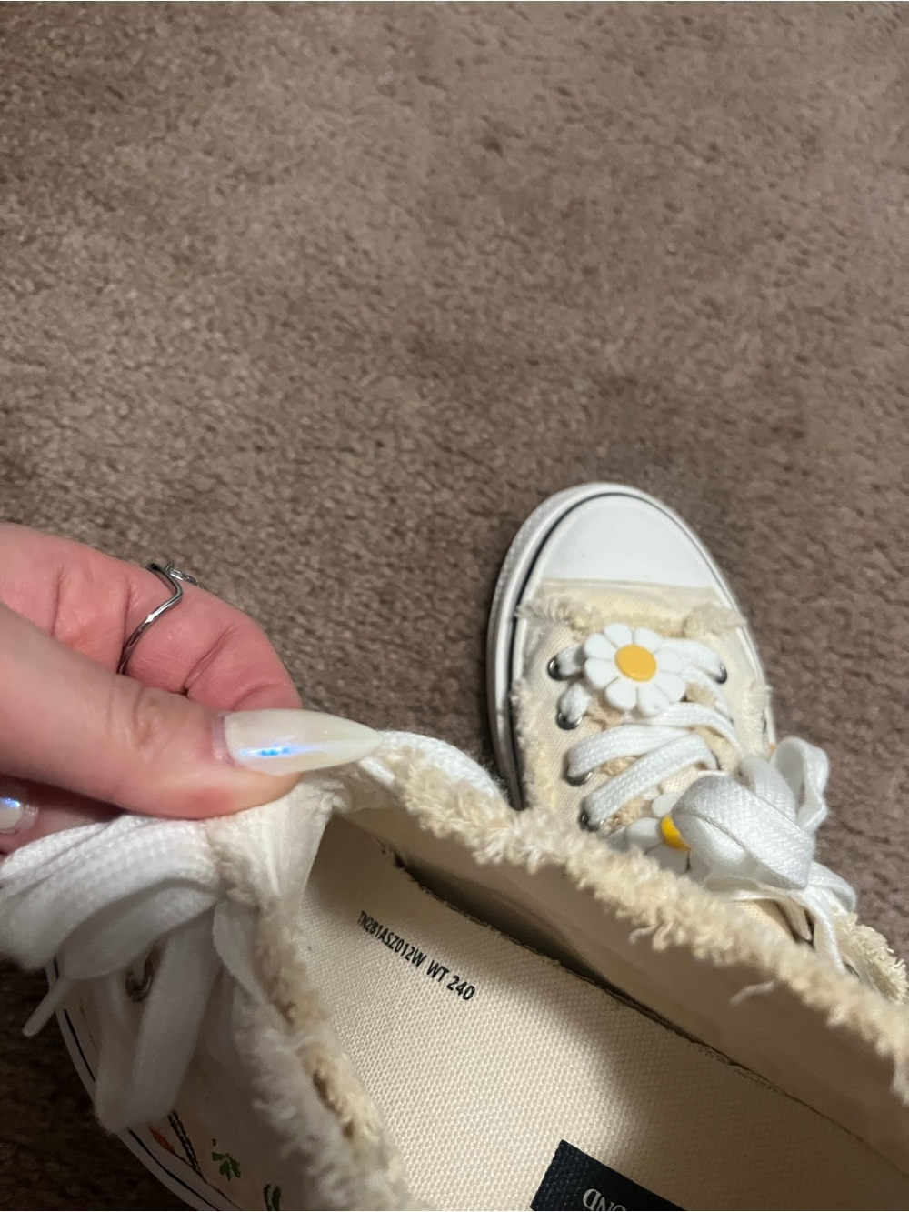 Floral Embroidery Canvas Sneakers - Picture 8 of 8